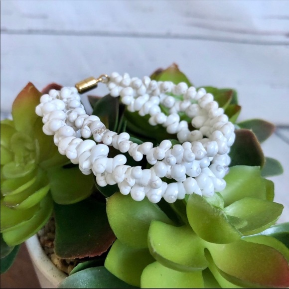 Triple strand vintage shell bracelet NEW - Picture 2 of 7